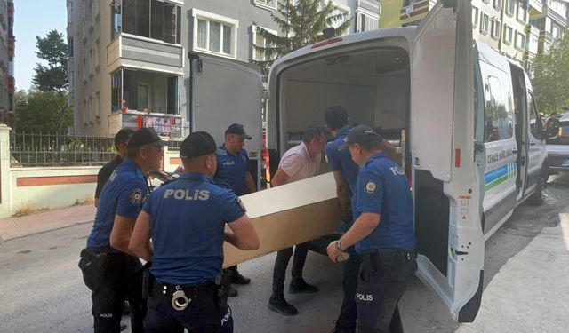 5'inci kattaki evine pencereden girmek isterken düşen Kadir Can, öldü