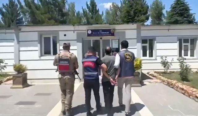 71 yıl kesinleşmiş hapis cezası ile aranan hükümlü, 20 yıl sonra yakalandı