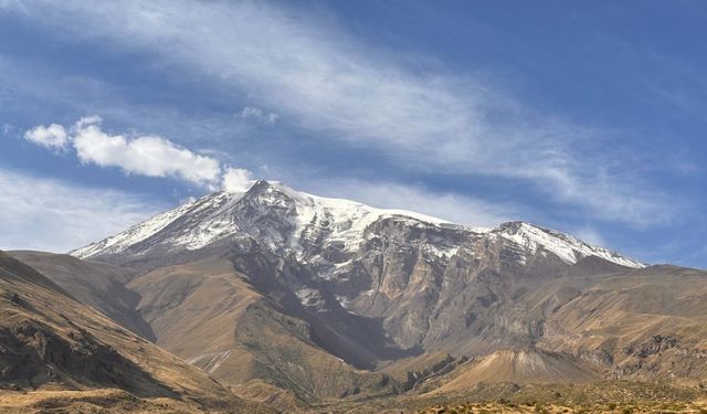 Ağrı Dağı’ndaki takke buzulu eriyor; 37 yılda yüzde 41 küçüldü