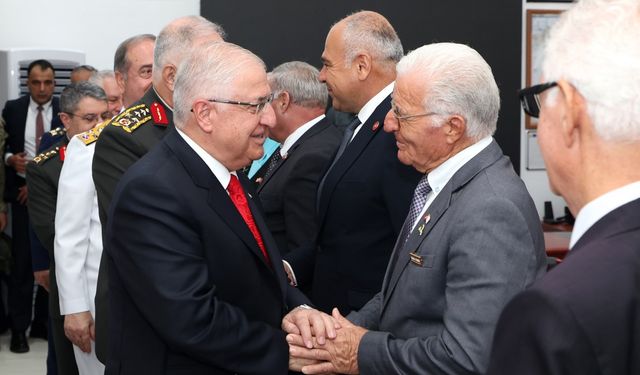 Bakan Güler, Kıbrıs Şehit ve Gazi Dernekleri’nin üyeleriyle bir araya geldi