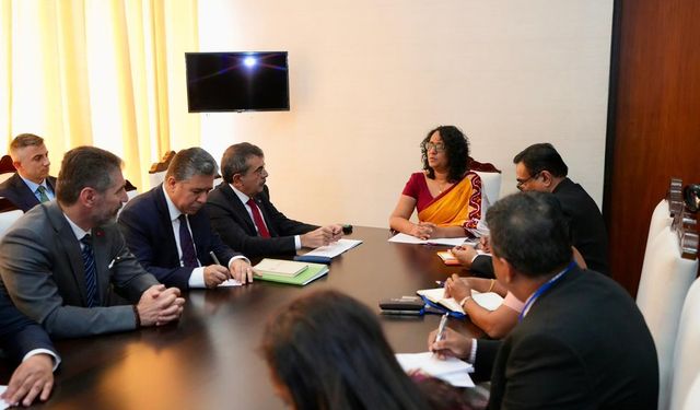 Bakan Tekin, Sri Lanka Başbakanı Amarasuriya ile görüştü