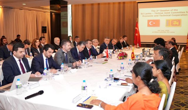 Bakan Tekin, Sri Lanka’da
