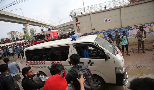 Bangladeş'te savaş uçağının kampüse düşmesi sonucu hayatını kaybedenlerin sayısı 31’e ulaştı