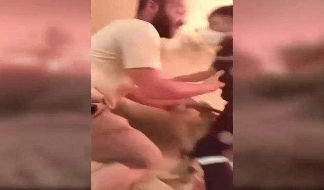 Belediye ekipleri, yangının tehdit ettiği evdeki aileyi tahliye ederken alevlerin ortasında kaldı