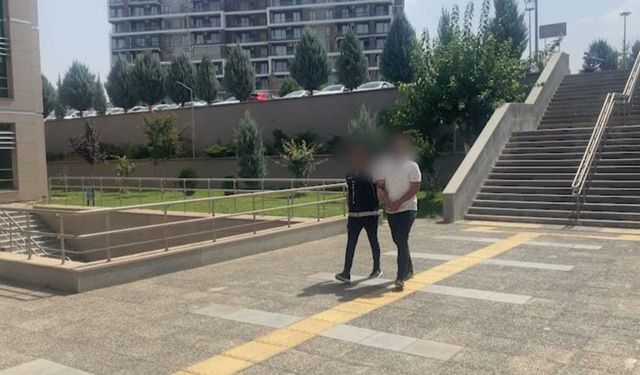 Benzin deposuna gizlenmiş 20 kilo uyuşturucuyu 'Mailo' buldu