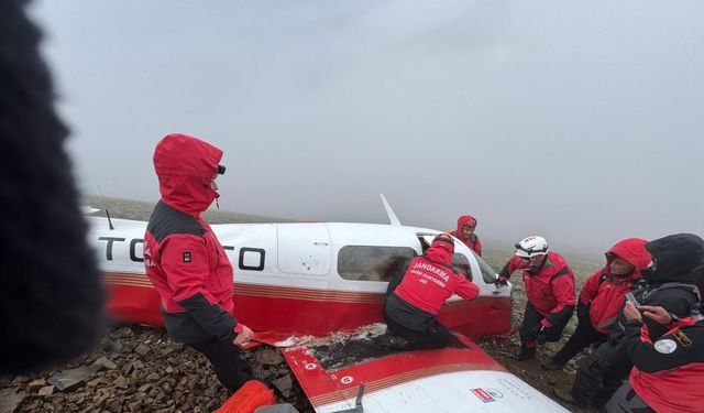 Dünya turuna çıkan pilotun tek motorlu uçağı düştü; pilot öldü, kadın yolcuya sağ ulaşıldı / Ek fotoğraflar