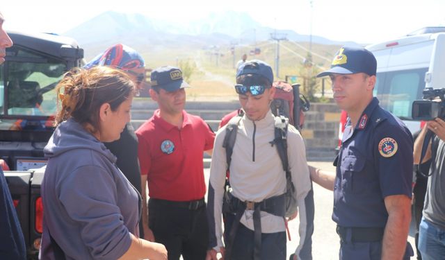 Erciyes’te mahsur kalan dağcı kurtarıldı