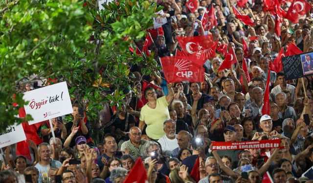 İstanbul- Özgür Özel, Şile'deki 'Millet İradesine Sahip Çıkıyor' mitinginde konuştu