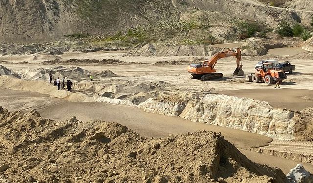 İstanbul- Silivri'de de kum ocağında göçük; 1 işçi mahsur kaldı -2