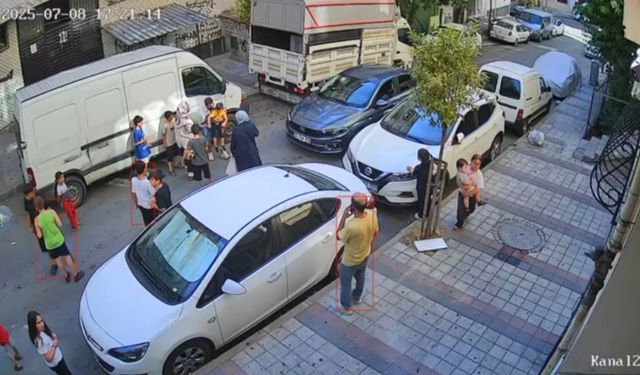 İstanbul -Sultangazi'de yola fırlayan çocuğa otomobil çarptı