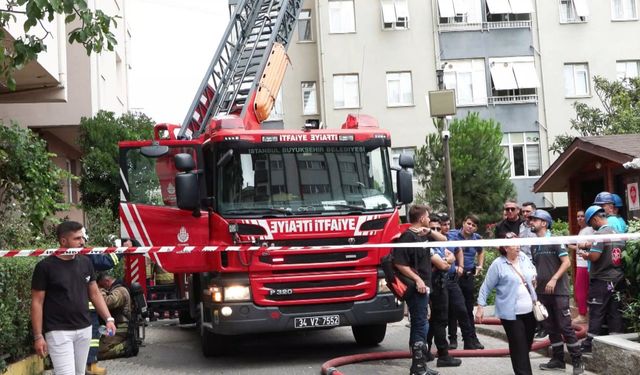 İstanbul- Üsküdar’da 10 katlı binada yangın çıktı: 4 kişi yaralandı