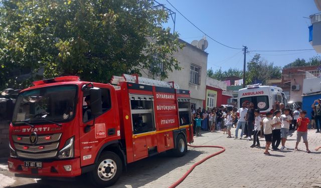 Klimadan çıkan yangında 1'i çocuk 3 kişi dumandan etkilendi