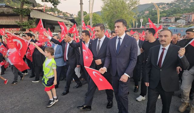 Madencilerden ‘demokrasi nöbeti’