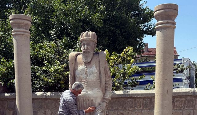 Mimar Sinan'ın doğup büyüdüğü mahallede heykeline zarar verildi (2)