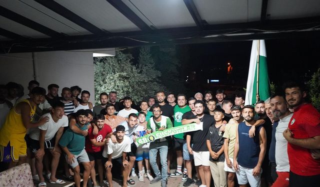 Muğlaspor taraftarından meşaleli destek