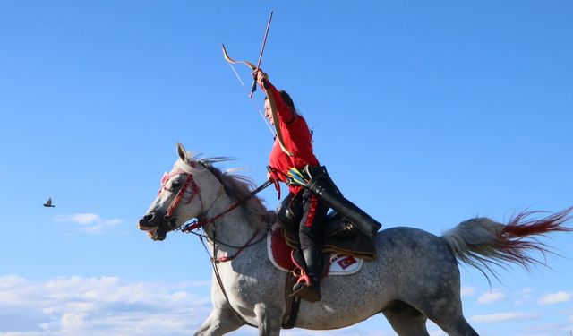 Rusya'da dünya şampiyonu olan Ayşe öğretmene bu kez de 'Yılın Sporcusu' ödülü