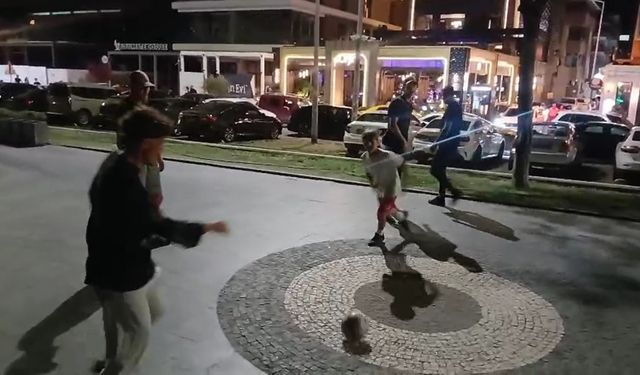 Samsunsporlu futbolcular çocuklarla futbol oynadı
