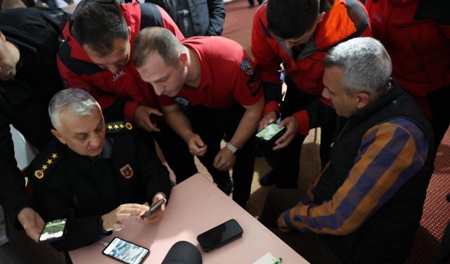 Tek motorlu uçakla dünya turuna çıkan pilot, kaza kırıma uğradı; 2 kişiye ulaşılmaya çalışılıyor (4)