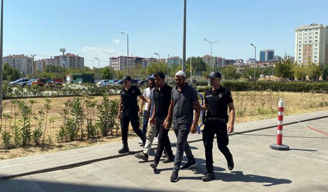 Tekirdağ’da inşaat işçilerinin ‘park yeri’ kavgası; 1’i polis, 3 yaralı