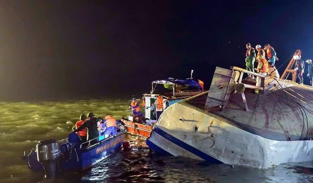 Vietnam'da tur teknesi alabora oldu: 37 ölü / Ek fotoğraf ve videoyla