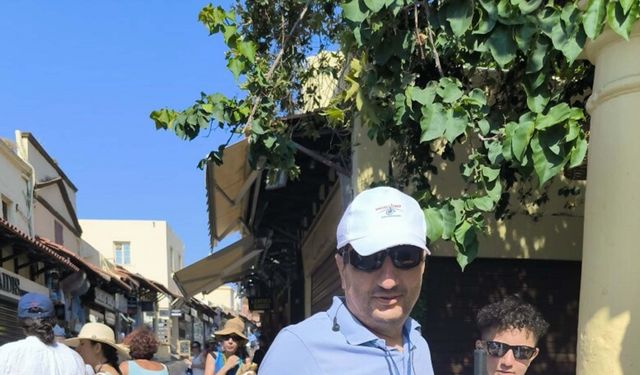 Yunan adalarını gezen görme engelliler, ilk kez yurt dışında tatil yaptı