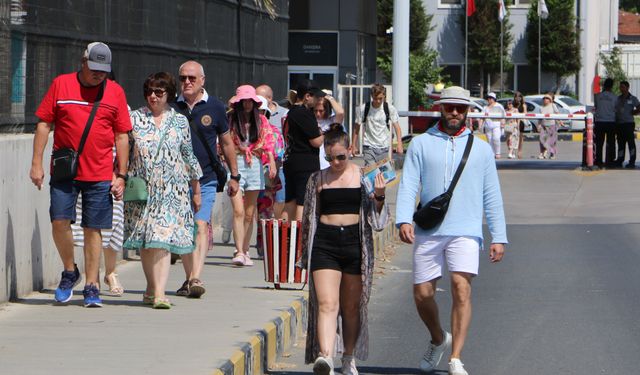 Astoria Grande kruvaziyeri, 1117 yolcusuyla Samsun'da