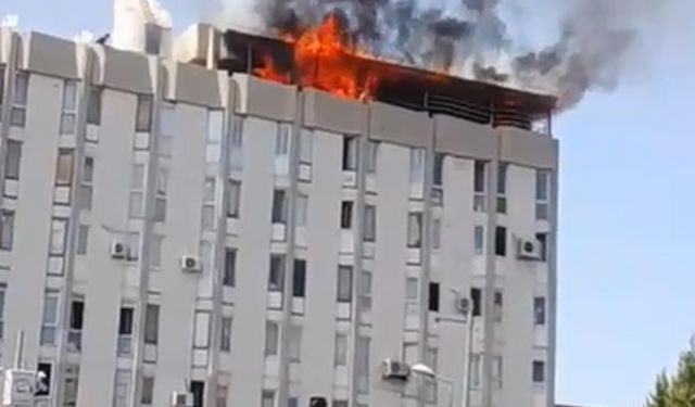 Babadağlılar Çarşısı'nda yangın; 1 kişi yaralandı, 2 kişi dumandan etkilendi