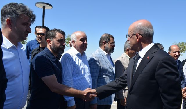 Bakan Şimşek, hayatını kaybeden ağabeyi için memleketi Batman’da taziyeleri kabul etti