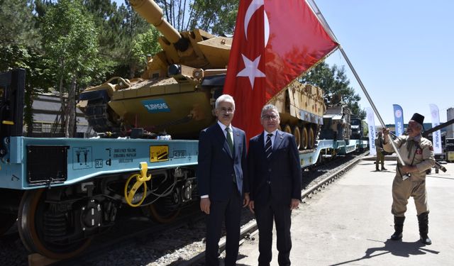 Bakan Uraloğlu: TÜRASAŞ'ın ürettiği vagonlar Silahlı Kuvvetlerimizin gücüne güç katacak / Ek fotoğraflar