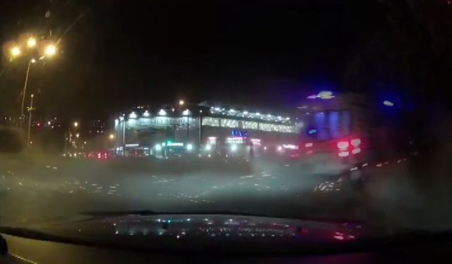 Bursa'da kamyonet ile hasta nakil ambulansı çarpıştı; 1 ölü, 4 yaralı (2)