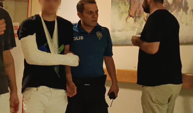 Bursa'da, 'sözlü taciz' kavgasında bıçakla yaralandı