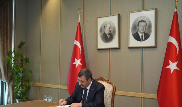 Cevdet Yılmaz, çevrim içi gerçekleştirilen 'Gönüllüler Koalisyonu Liderler Zirvesi'ne katıldı