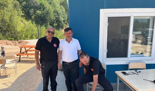 Düzce’de kayalıklarda köpek kurtarma operasyonu