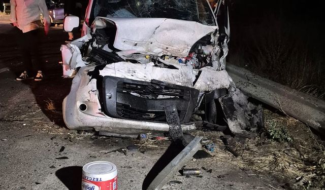 Edirne'de otomobille hafif ticari araç çarpıştı; 5 yaralı