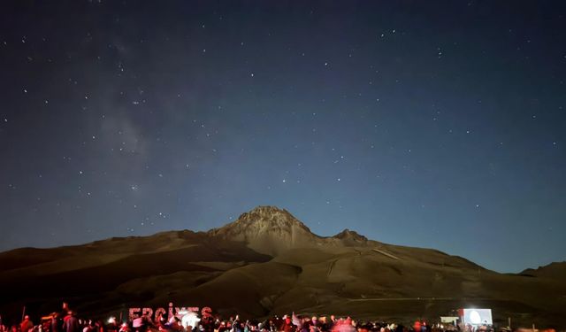 Erciyes'te 2 bin 650 metre yükseklikte meteor yağmuru