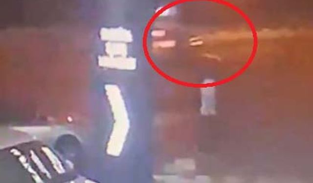 Hafif ticari aracın çarpıp, otomobilin ezdiği kadın öldü