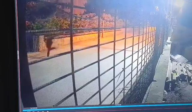 İstanbul - Eyüpsultan'da taksiciyi öldüren şüpheli adliyeye sevk edildi: 'Hasmıma benzettim ateş ettim' / Şüphelinin kaçtığı anların görüntüsüyle
