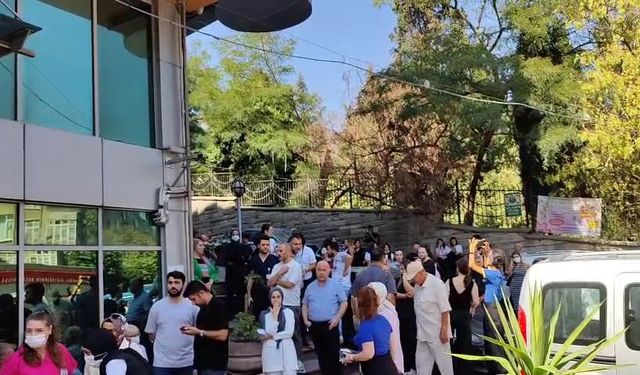 İstanbul - Sultangazi'de hastanede yangın paniği-1