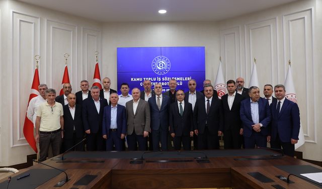 Kamu işçisine zam görüşmelerinde protokol imzalandı / Ek fotoğraflar