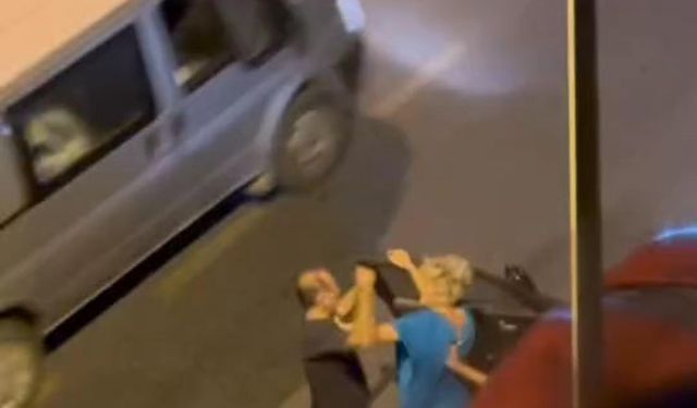 Kuşadası'nda tartıştığı 2 kadını darbetti; o anlar kamerada