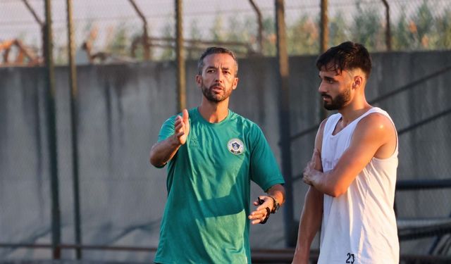 Menemen FK'da Emre ile devam