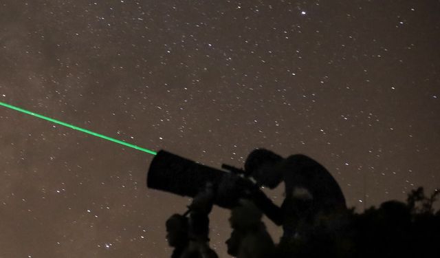 Nemrut'ta uzun pozlama tekniğiyle yıldızları fotoğrafladı