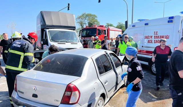 Ordu'da otomobil ile kamyonet çarpıştı; 5 yaralı