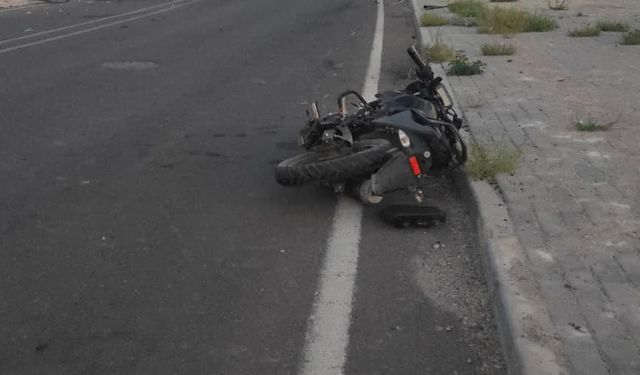 Otomobil ile motosiklet çarpıştı: 1 ölü, 3 yaralı
