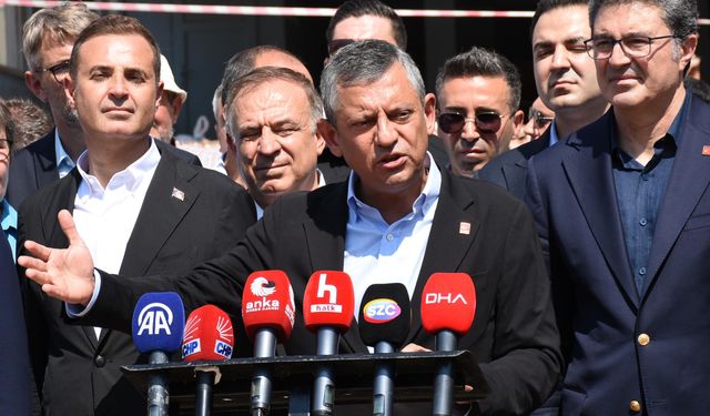Özgür Özel: Sındırgı'nın bir beklentisi var; buranın hızlıca afet bölgesi ilan edilmesi gerekiyor