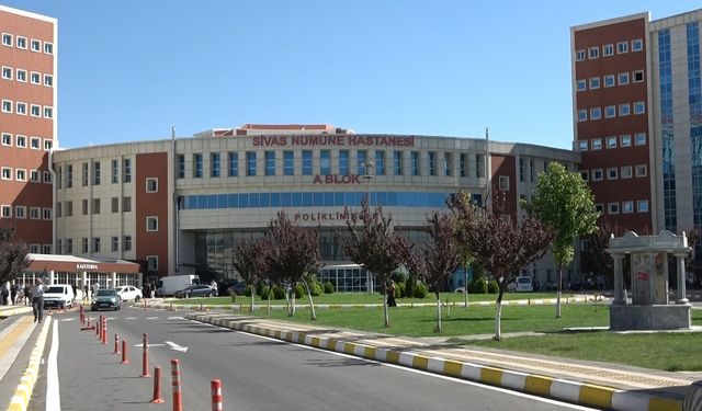 Sivas- Hastanede porselen yerine köpük tabakla yemek servisine inceleme /Video eklendi