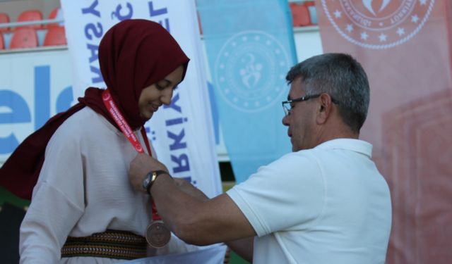 Sivas'ta düzenlenen Açık Hava Puta Şampiyonası madalya ve kupa töreniyle sona erdi