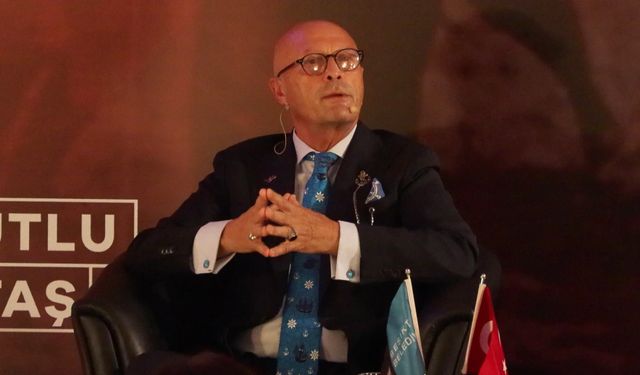 Tarihçi Naim Babüroğlu: Atatürk akıl, bilim ve umut demektir
