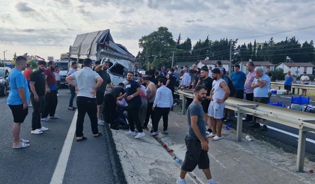Tekirdağ'da kamyon devrildi; 3 kardeşten 1'i öldü, diğerleri yaralı