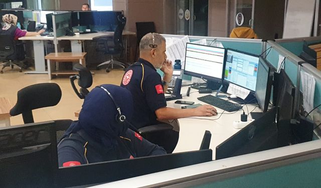 112 hekimi telefonla yönlendirdi, Heimlich ve kalp masajı yaptırdı; hastanede kurtarılamadı